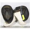 Image 1 : PAIR OF FENCING MASKS