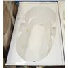 Image 1 : JETTED SOAKER BATHTUB