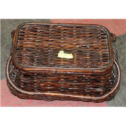 WEAVED PICNIC BASKET