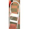 Image 1 : STEP STOOL