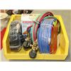 Image 1 : TOTE WITH NEW 2 AIR HOSES, OXY-ACETYLENE HOSE