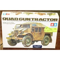QUAD GUN TRACTOR 1/35 MINIATURE