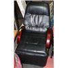 Image 1 : LEATHER RECLINER COMES WITH HEAT, MASSAGE, AND