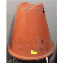 LARGE PIPE OR LOG PYLON