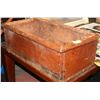 Image 1 : ANTIQUE PINE DOUGH BOX