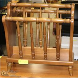 MAPLE MAGAZINE STAND