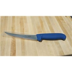 VICTORINOX 6" BONING KNIFE (56602.15)