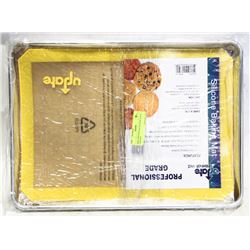 HALF SIZE PANS & SILICONE MATS - LOT OF 2