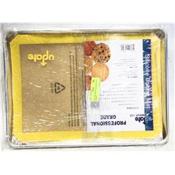 HALF SIZE PANS & SILICONE MATS - LOT OF 2