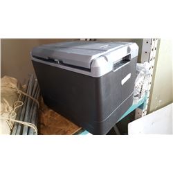 12 VOLT COLEMAN COOLER
