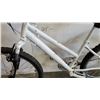Image 2 : WHITE NO NAME BIKE