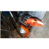 Image 2 : BLACK AND DECKER ELECTRIC HEDGE TRIMMER AND EDGER