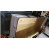 Image 2 : FOLDING PICNIC TABLE