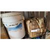 Image 1 : PAIL OF CARDISC 320 CHLORINATING TABLETS AND KNOCKOUT POOL SANITIZER