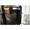 Image 1 : BLACK MINI INSIGNIA BAR FRIDGE