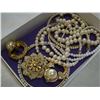 Image 2 : PEARL AND RHINESTONE JEWELLRY