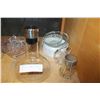 Image 2 : CRYSTAL AND GLASSWARE DECANTER
