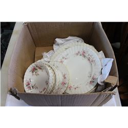 LOT OF ROYAL ALBERT LAVENDER ROSE CHINA