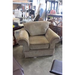 BROWN FABRIC CHAIR