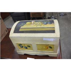 SMALL WINE THEMED TRUNK