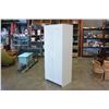 Image 2 : WHITE WARDROBE