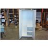 Image 3 : WHITE WARDROBE