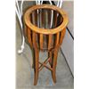Image 2 : 2 PLANT STANDS - ONE METAL, ONE WOOD