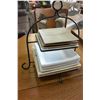 Image 2 : DECORATIVE PLATES AND STAND