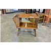 Image 2 : 2 TIER TELEPHONE TABLE/MAGAZINE RACK