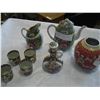 Image 1 : EASTERN VASE TEAPOT CUPS AND PITCHERS