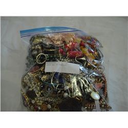 LARGE BAG OF JEWELLRY