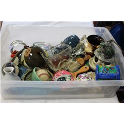 TOTE OF GLASSWARE, ART GLASS, AND COLLECTABLES