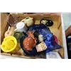 Image 2 : TOTE OF POTTERY, ART GLASS, AND GLASSWARE