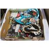 Image 2 : TRAY OF JEWELRY AND CRAFTS SUPPLIES
