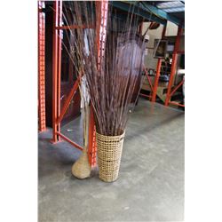 WICKER BASKETS AND DECORATIVE STICKS