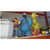 Image 2 : LOT OF 2 PLANTERS AND SESAME STREET GARDEN FIGURES AS IS
