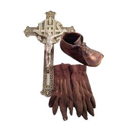 The Little Rascals Scotty Beckett 1929 Baby Shoe & Gloves Memorabilia