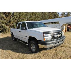 2006 CHEV 2500HD EXTENDED CAB TRUCK