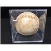 Image 2 : FACSIMILE AUTOGRAPHED BASEBALL