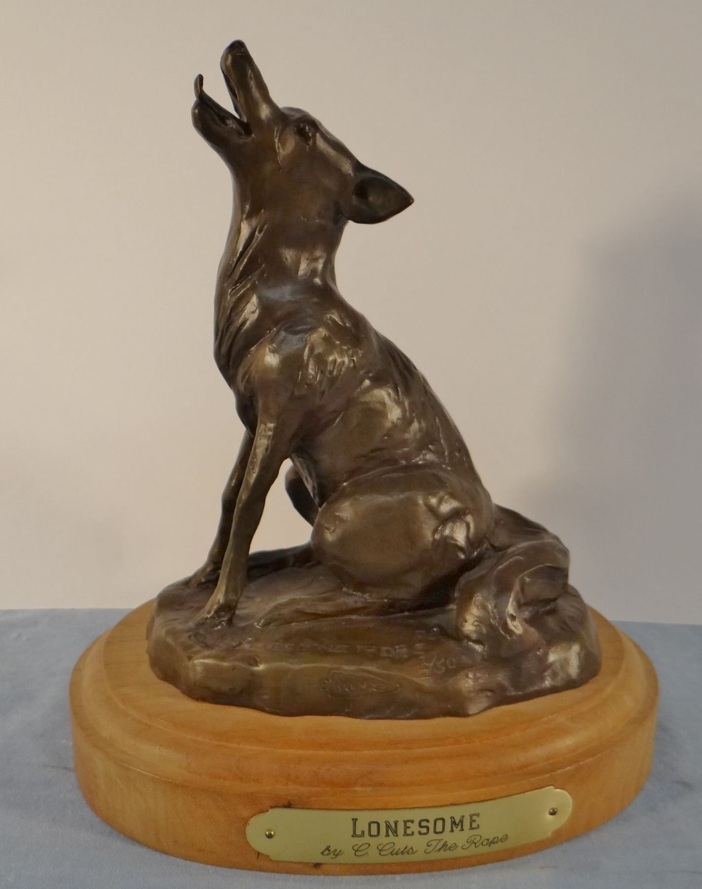 Cuts The Rope Clarence Bronze Lonesome Coyote 250