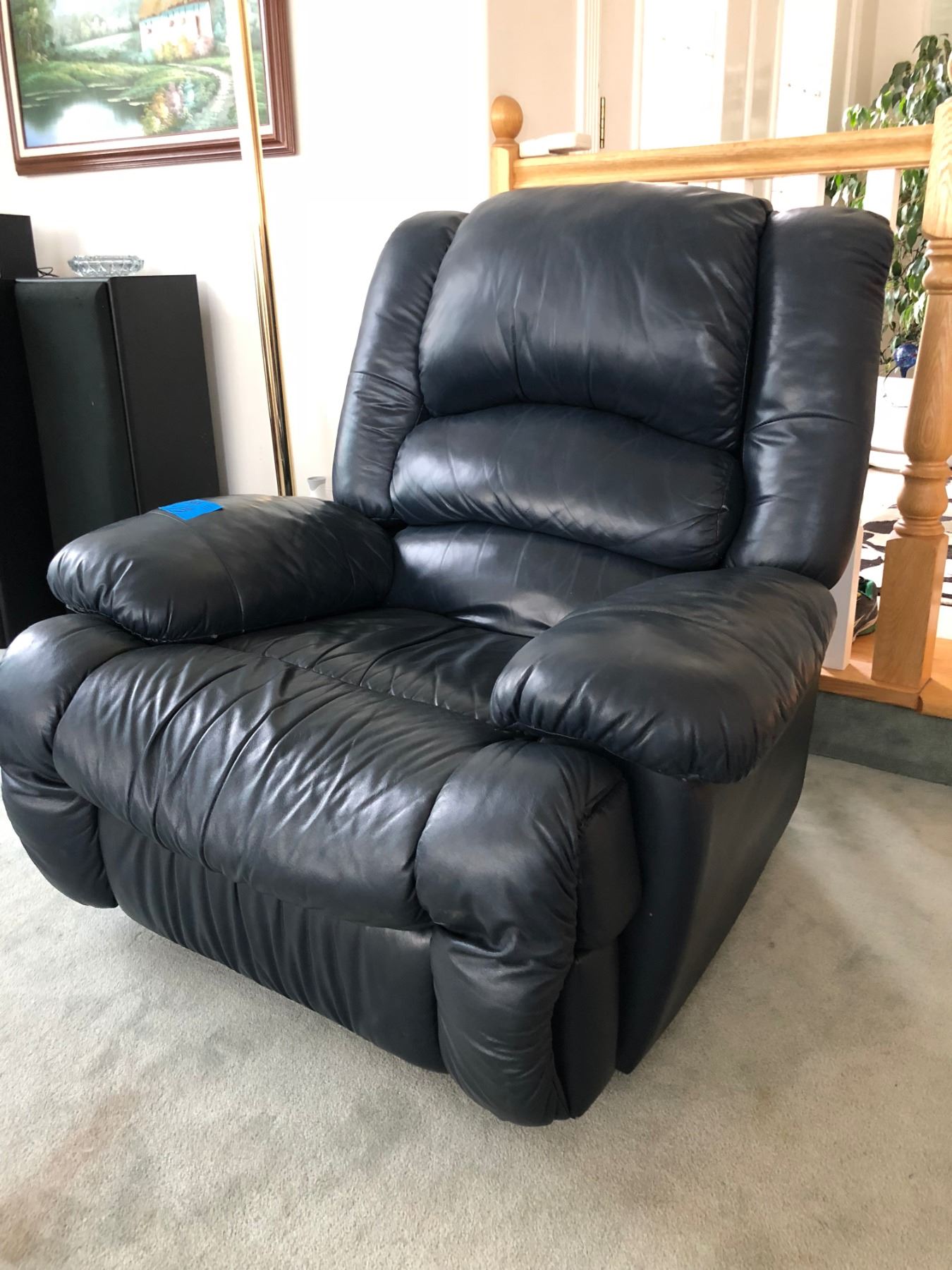 Navy Blue Leather Recliner (Excellent Condition)