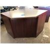 Image 2 : 3 Piece L-Shape Cherry Wood Finish Office Desk (Exec Cond)