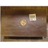 Image 1 : 1870 _ "Great American Triumphs" Hardwood case with embedded Medalion in lid. Empty but would hold 6