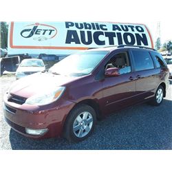 D2 -- 2004 TOYOTA SIENNA, VAN, RED, 200818 KMS