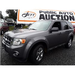I1 -- 2010 Ford Escape XLT AWD , Grey , 181711  KM's