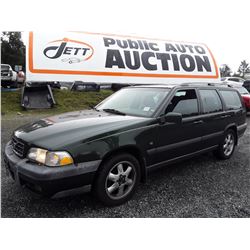 A5 --  2000 Volvo V70 AWD Wagon , Green , 102811  KM's
