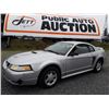 Image 1 : E5 -- 2000 FORD MUSTANG, COUPE, GREY, 235100