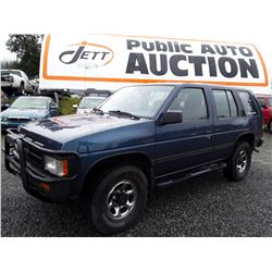 H2 --  1995 NISSAN PATHFINDER LE, BLUE, 257333 KMS , Blue , 257333  KM's