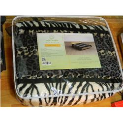 NEW MINK BLANKET - BLACK & WHITE - QUEEN SIZE