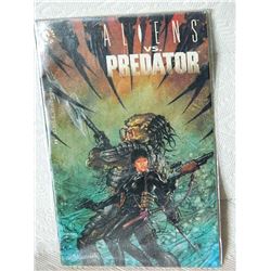 ALIENS VS PREDATOR - #4 - 1990 - DARK HORSE COMICS - NEAR MINT - WITH BAG